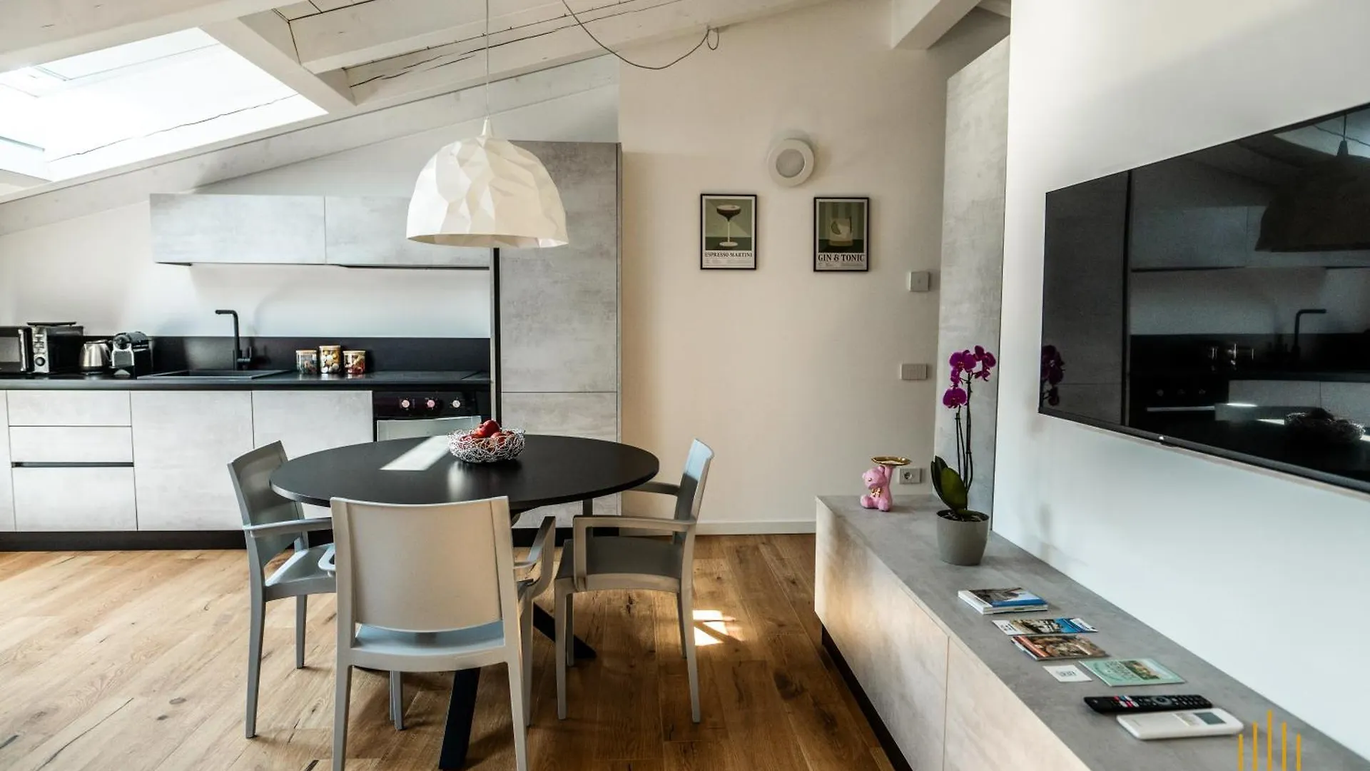 Attico 32 Charme&Relax Apartment Bergamo Italy