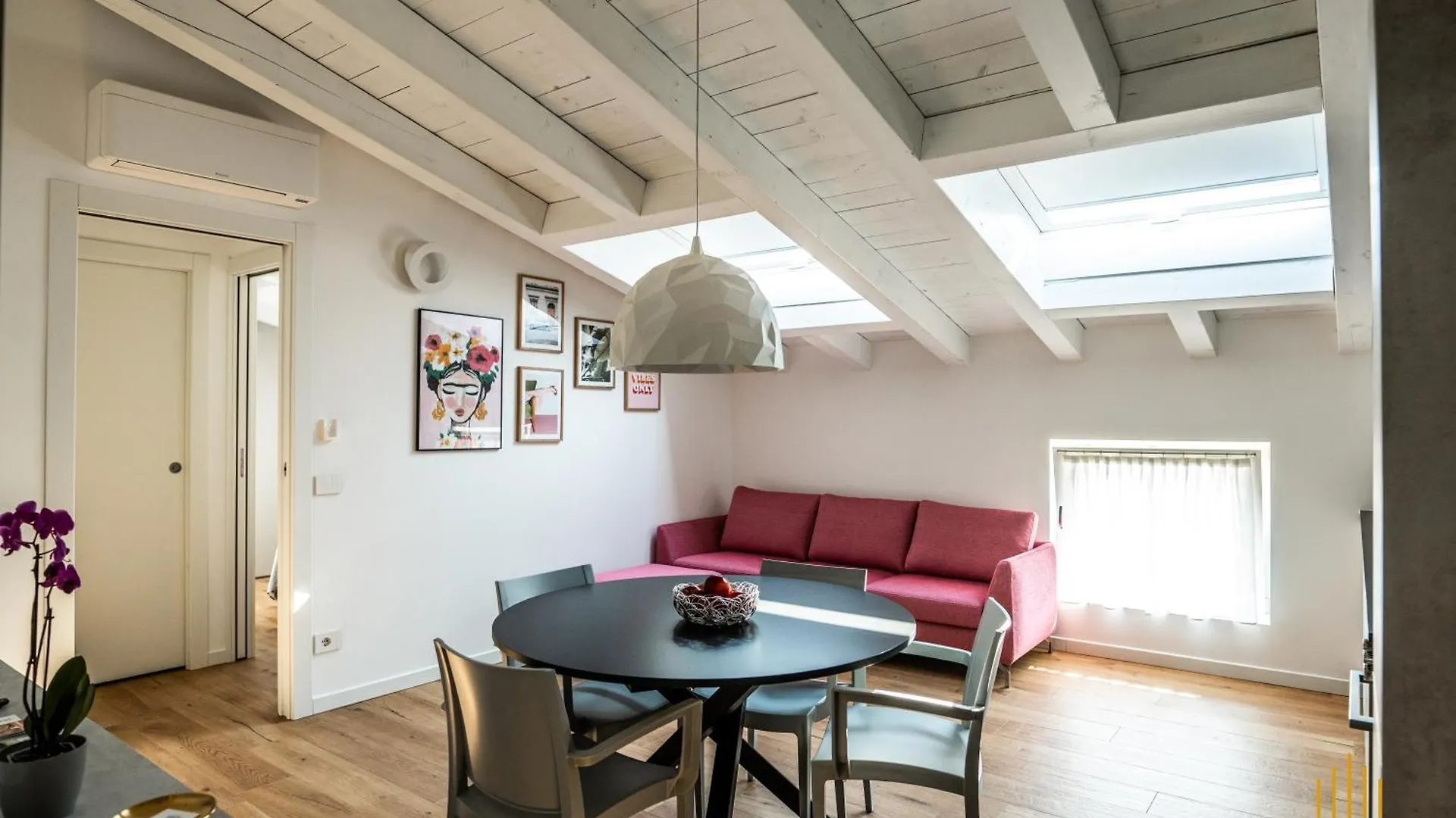 Attico 32 Charme&Relax Apartment Bergamo Italy