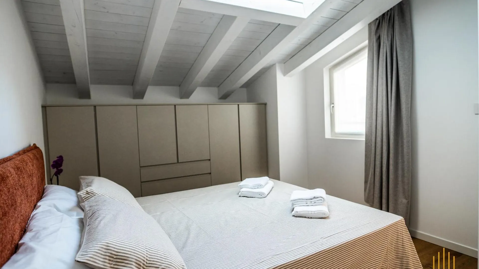Attico 32 Charme&Relax Apartment Bergamo 0*,  Italy